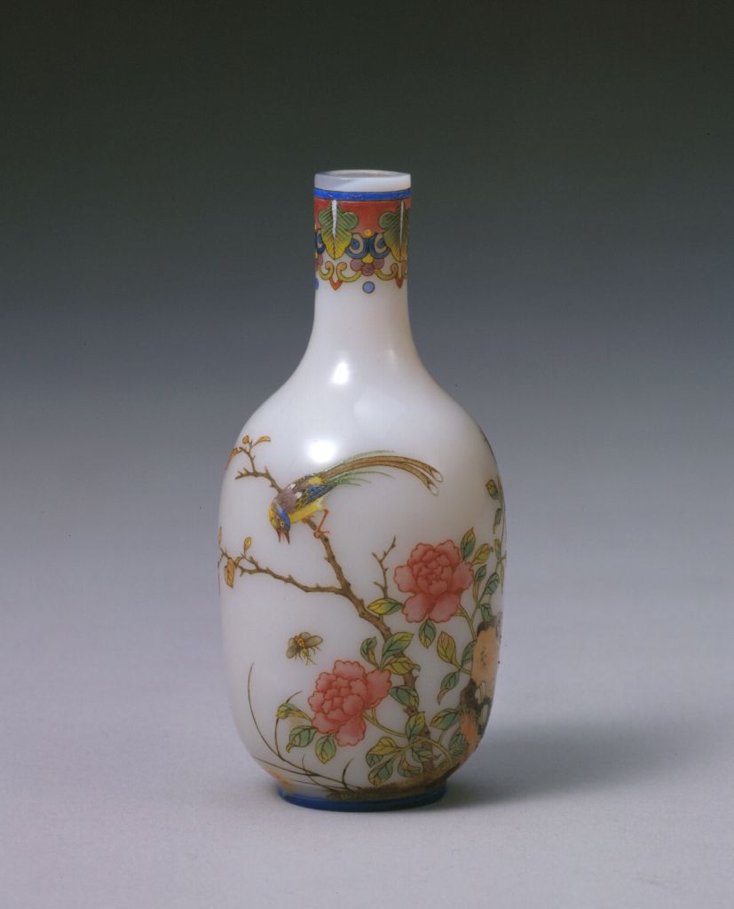 图片[1]-Qianlong style glass embryo painting enamel flower and bird vase-China Archive